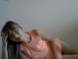 KiraGoldens - Live sex cam - 13589824