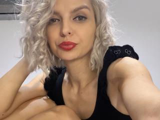 DouceAmelia - Live Sex Cam - 15440706