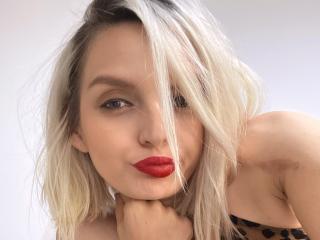 DouceAmelia - Live porn & sex cam - 15495738