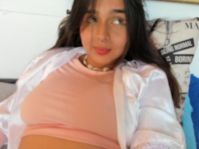 NicollSanchez - Élő pornó és szexkamera - 16674978