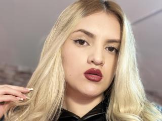 FiorellaStrong - Live porn & sex cam - 17870538