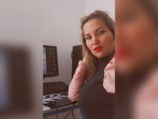 GiuliaAddams - Live sex cam - 17963530