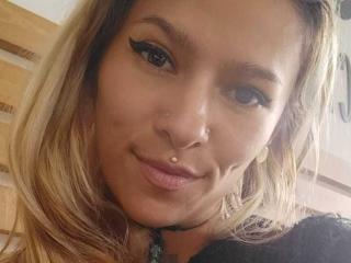 AmelieBlake - Live sex cam - 17996182