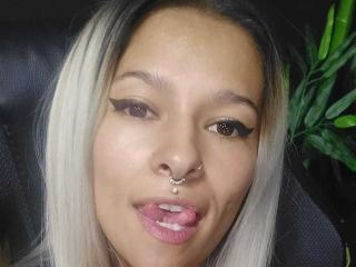 AmelieBlake - Live porn &amp; sex cam - 18159730