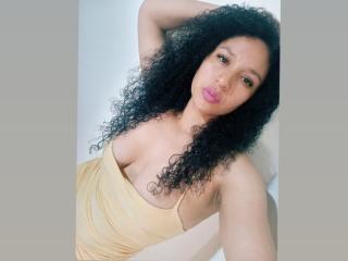 MelaniMouille - Live Sex Cam - 18194466