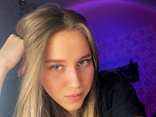 AmeliaAttom - Live porn & sex cam - 18239198