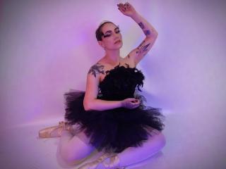 LuciaPerth - Live sex cam - 18249786