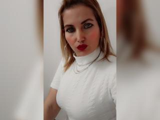 GiuliaAddams - Live porn & sex cam - 18693170