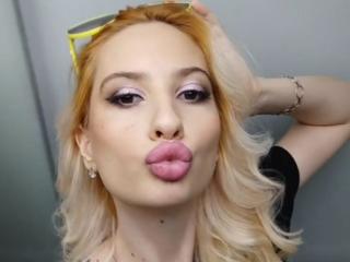 ElzaKom - Live sexe cam - 18704666