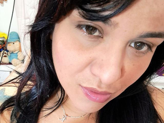 VivianaThomson - Élő pornó és szexkamera - 19005058