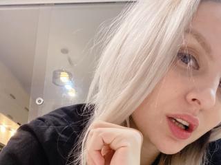 DouceAmelia - Live sex cam - 19340802