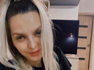 DouceAmelia - Sexe cam en vivo - 19340834