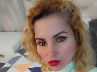 GiuliaAddams - Live Sex Cam - 19696642