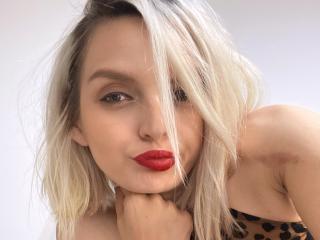 DouceAmelia - Live Sex Cam - 19939446