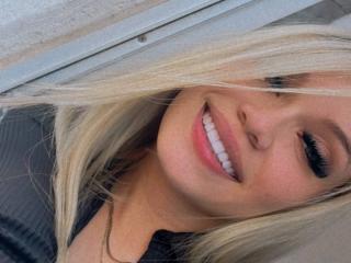 ChloeWilson - Live porn & sex cam - 20011370