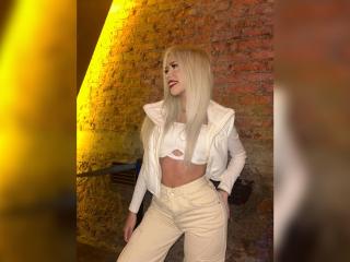 ChristieGarci - Live porn & sex cam - 20031766