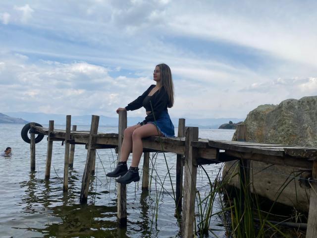 AtheneaRossi - Live porno og sexkamera - 20259174