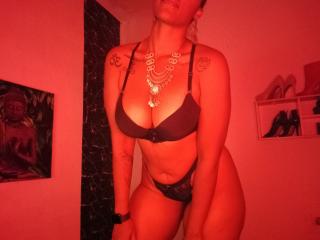 LadyRoxanneX - Live sexe cam - 20301302