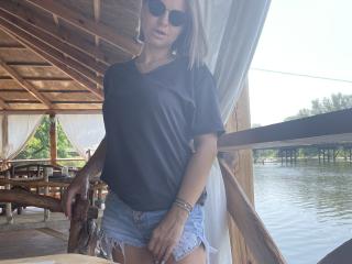 BelleLisaG - Live Sex Cam - 20346242