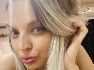 DouceAmelia - Sexe cam en vivo - 20361686