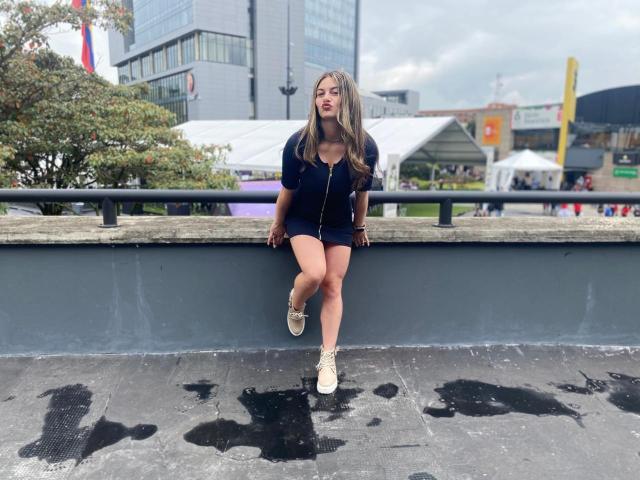 AtheneaRossi - ライブポルノ&amp;セックスカム - 20644890