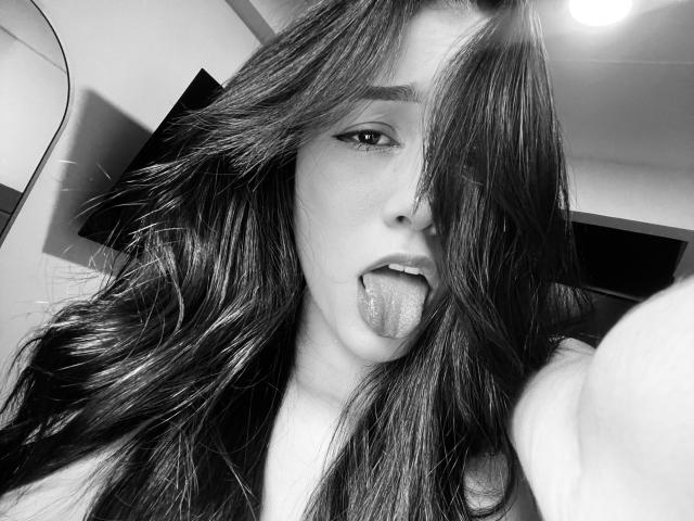 DeisyWest - Live sex cam - 20705990