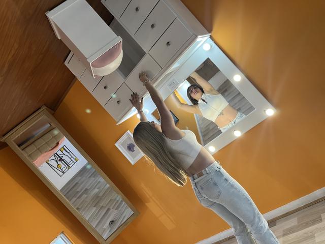 AtheneaRossi - Live sexe cam - 21208166