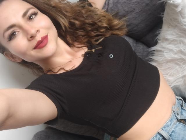 EmelySofia - Live sex cam - 21745405