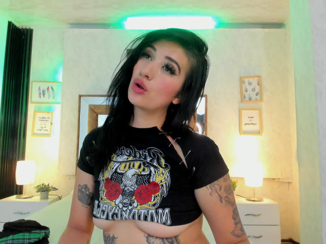TifanyDiaz - Live sex cam - 22565181