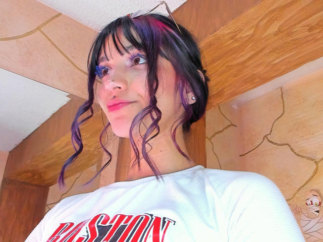 LindaWatsong - Élő pornó és szexkamera - 23002381