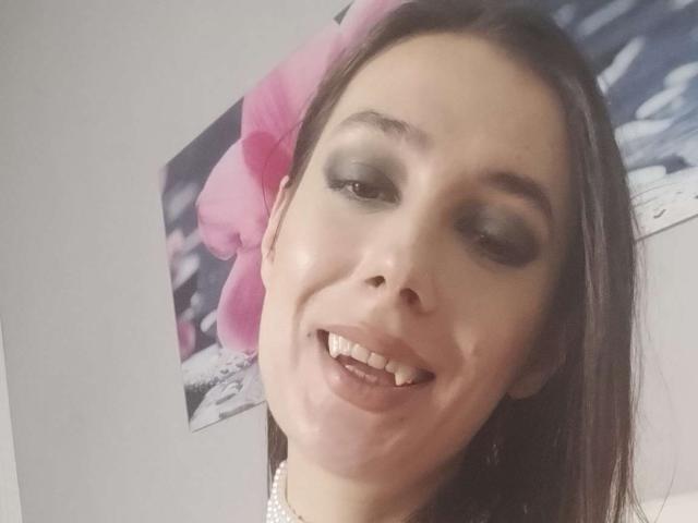 JuliaHuntis - Live Sex Cam - 23280617