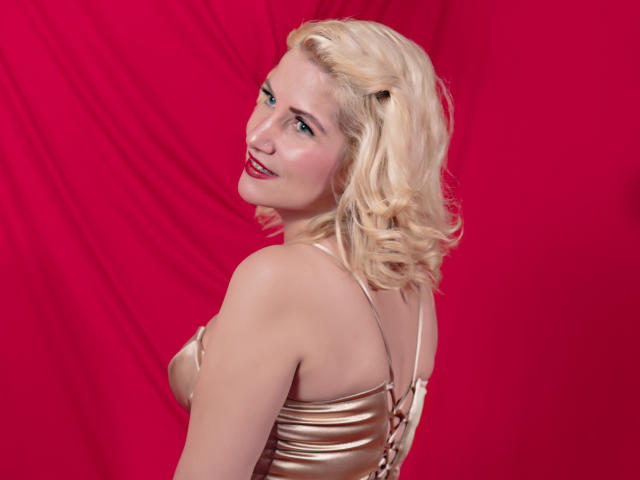 GiuliaAddams - Sexe cam en vivo - 23696169