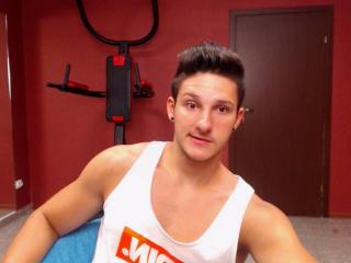 LukasPowell - Live sex cam - 2379874