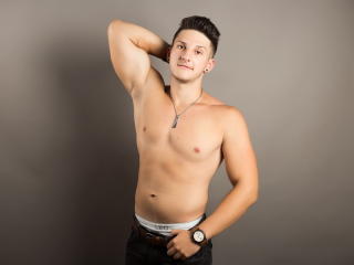 LukasPowell - Live porn & sex cam - 2396886