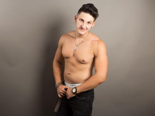 LukasPowell - Live porn & sex cam - 2396896