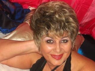 PoshLady - Live chat exciting with a European Mature 