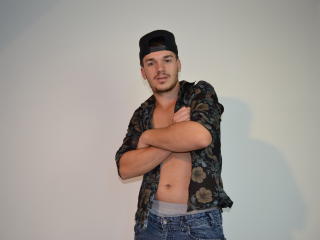 RobbyHard69 - Live sexe cam - 2445558