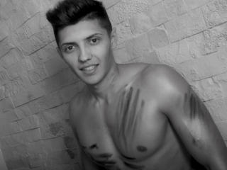 MaxWilder - Live sex cam - 2475284