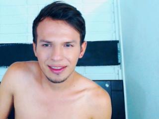 SexyRenzo - Live porn & sex cam - 2477255