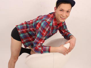 ClaytonKing - Live sexe cam - 2477810