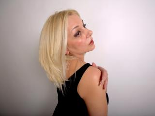 GlamorousLady - Live Sex Cam - 2489348