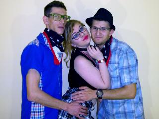 BisexuelleTrio - Live porn & sex cam - 2518389