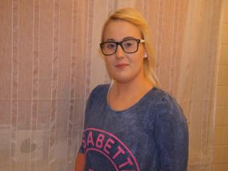 BlondeGabrielle - Live Sex Cam - 2556940