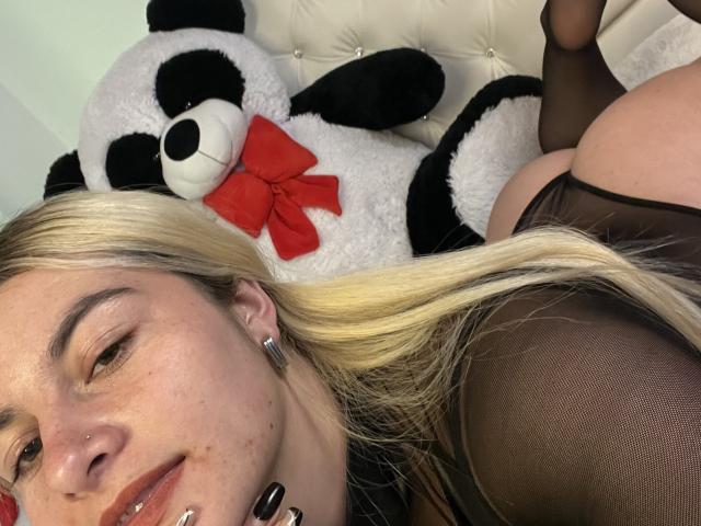 AtheneaRossi - ライブポルノ&amp;セックスカム - 25775021