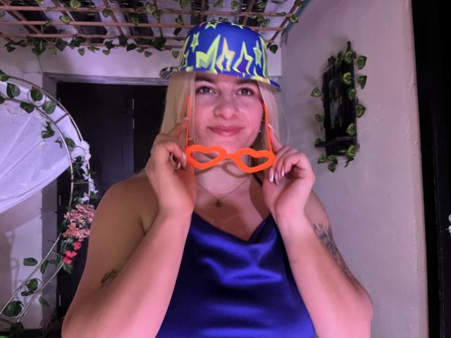 AtheneaRossi - Live porn &amp; sex cam - 26001641