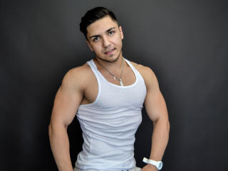 LewisMuscle - Live porn & sex cam - 2616237