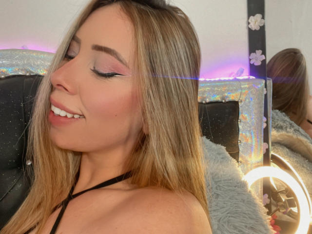 JennyLawry - Porno na żywo i seks kamera - 26672654