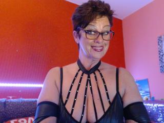 Bettina - Show live sex with this White Mature 