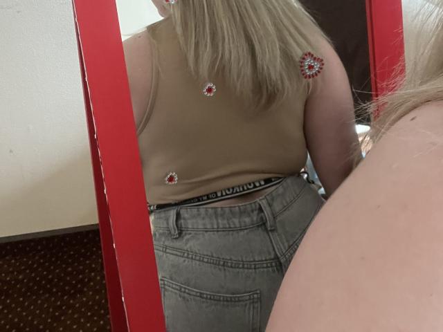 DiLaria - Live porn &amp; sex cam - 27484272