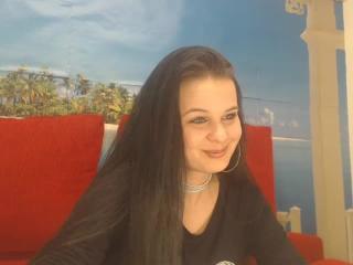 YourOnlyQueen - Webcam live hot avec une Splendide demoiselle sexy avec une plastique harmonieuse sur la plateforme Xlove 